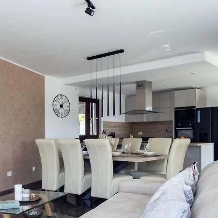 فيلة Alena In - Haus Fuer 8 Personen *
