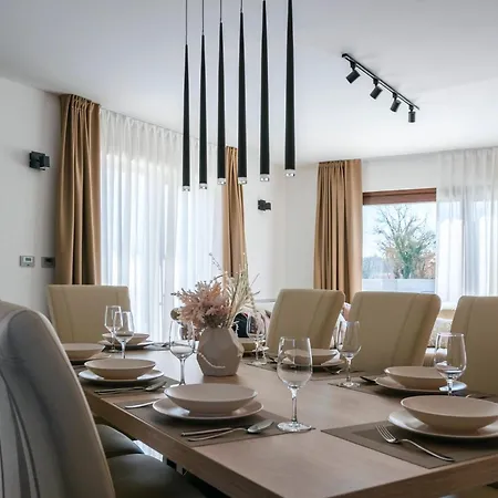 Alena In - Haus Für 8 Personen
